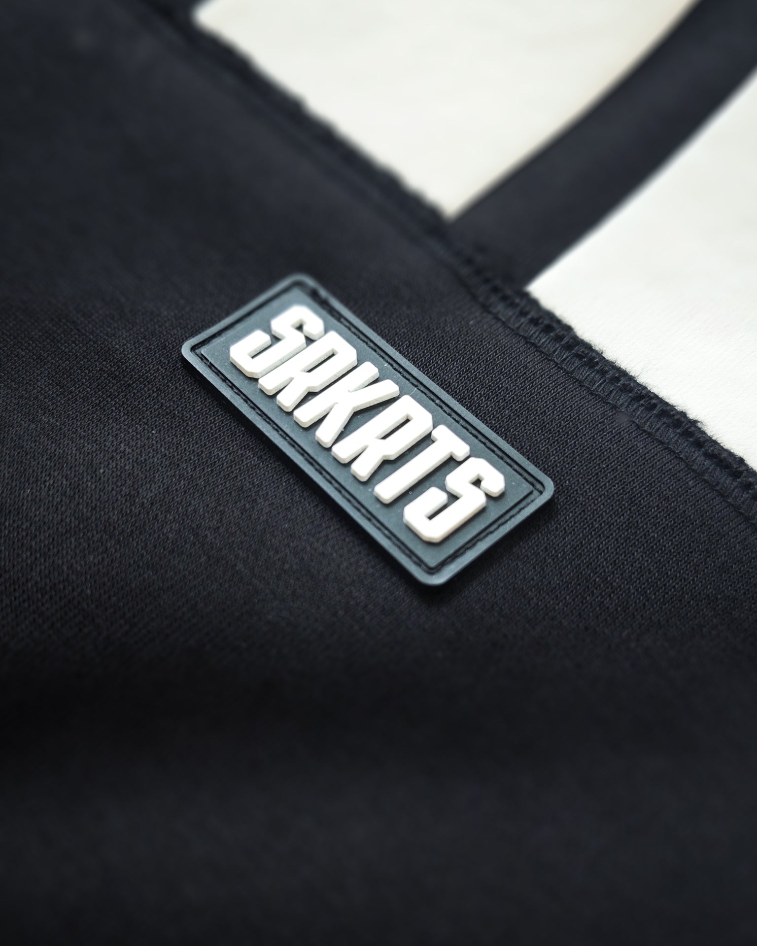 Unisex Hoodie | Sourcrowd | Schwarz