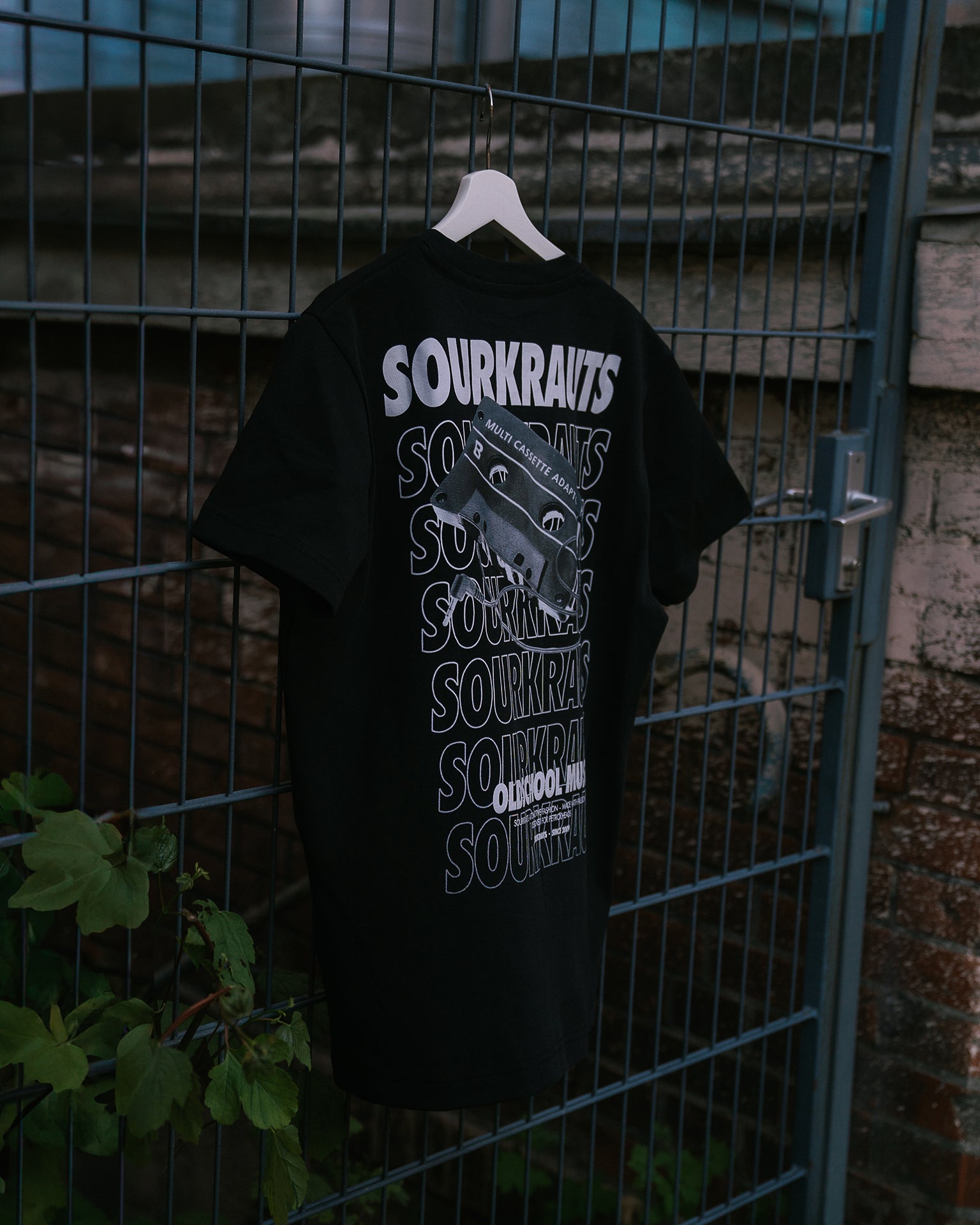 T-Shirt | Tape | Black
