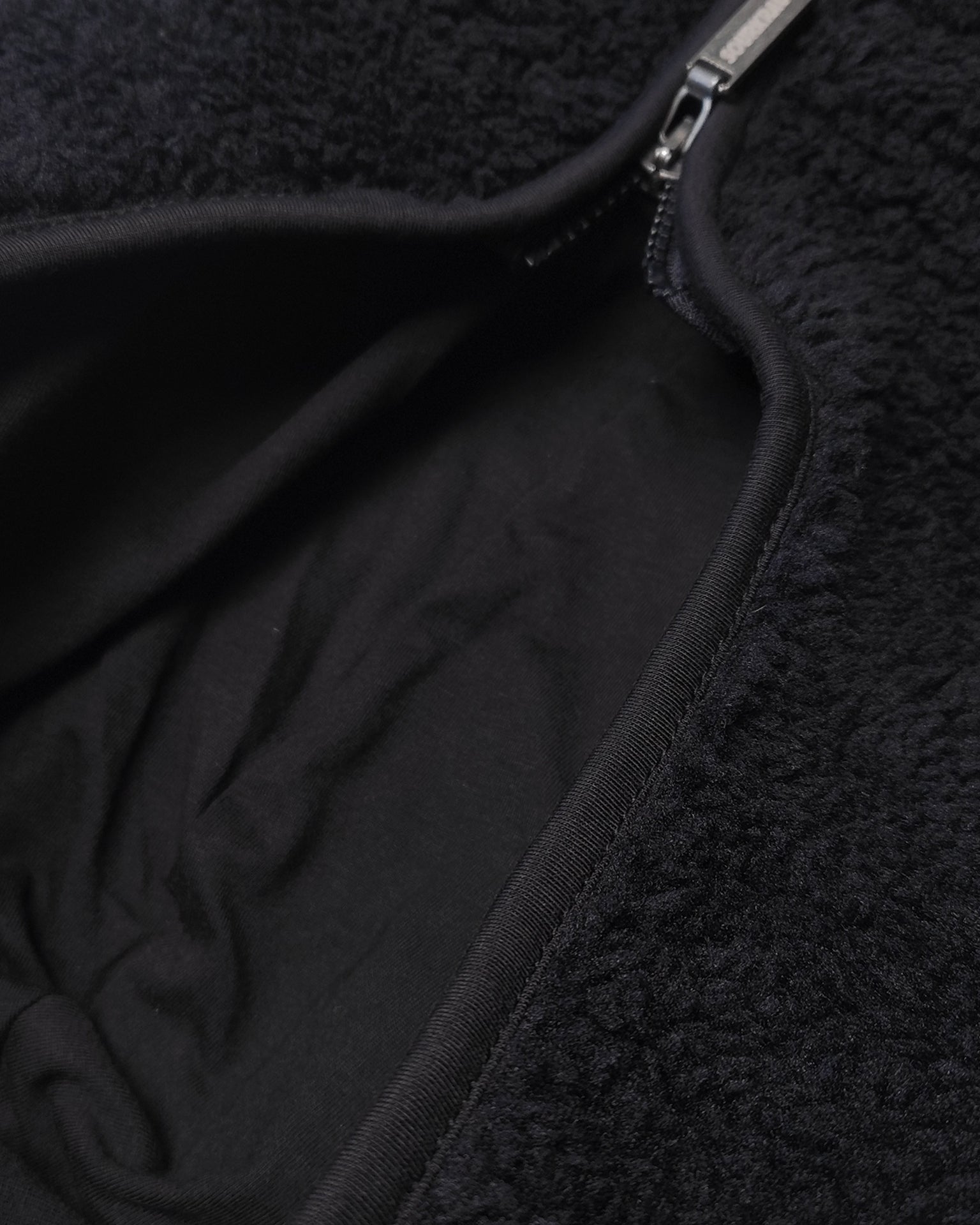 Teddy Jacke | Young Guys Old Rides | Schwarz