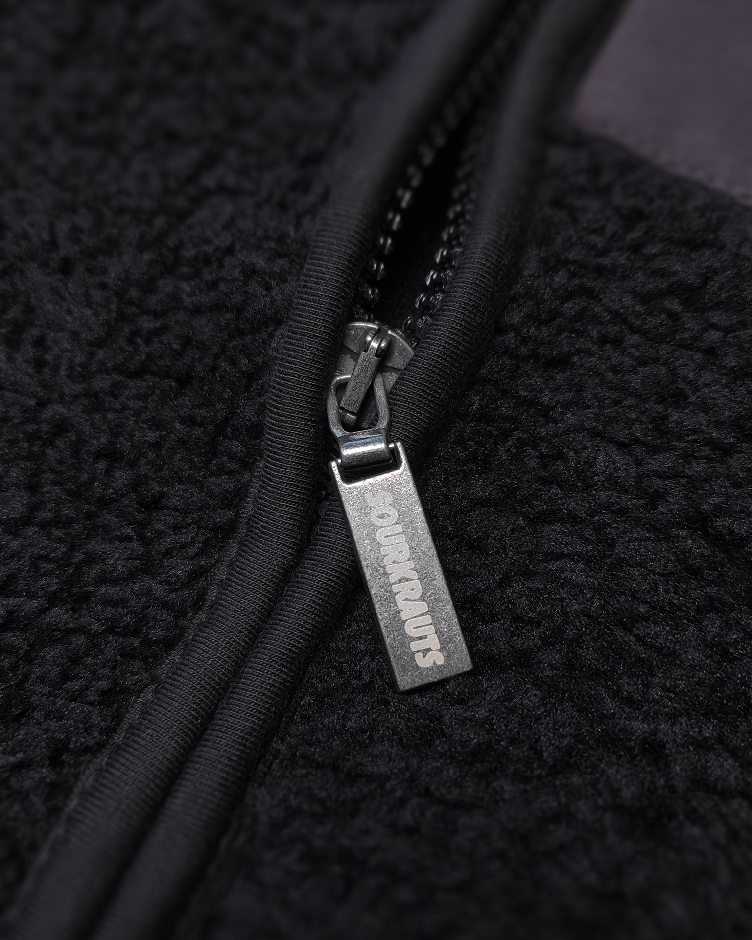 Teddy Jacke | Young Guys Old Rides | Schwarz