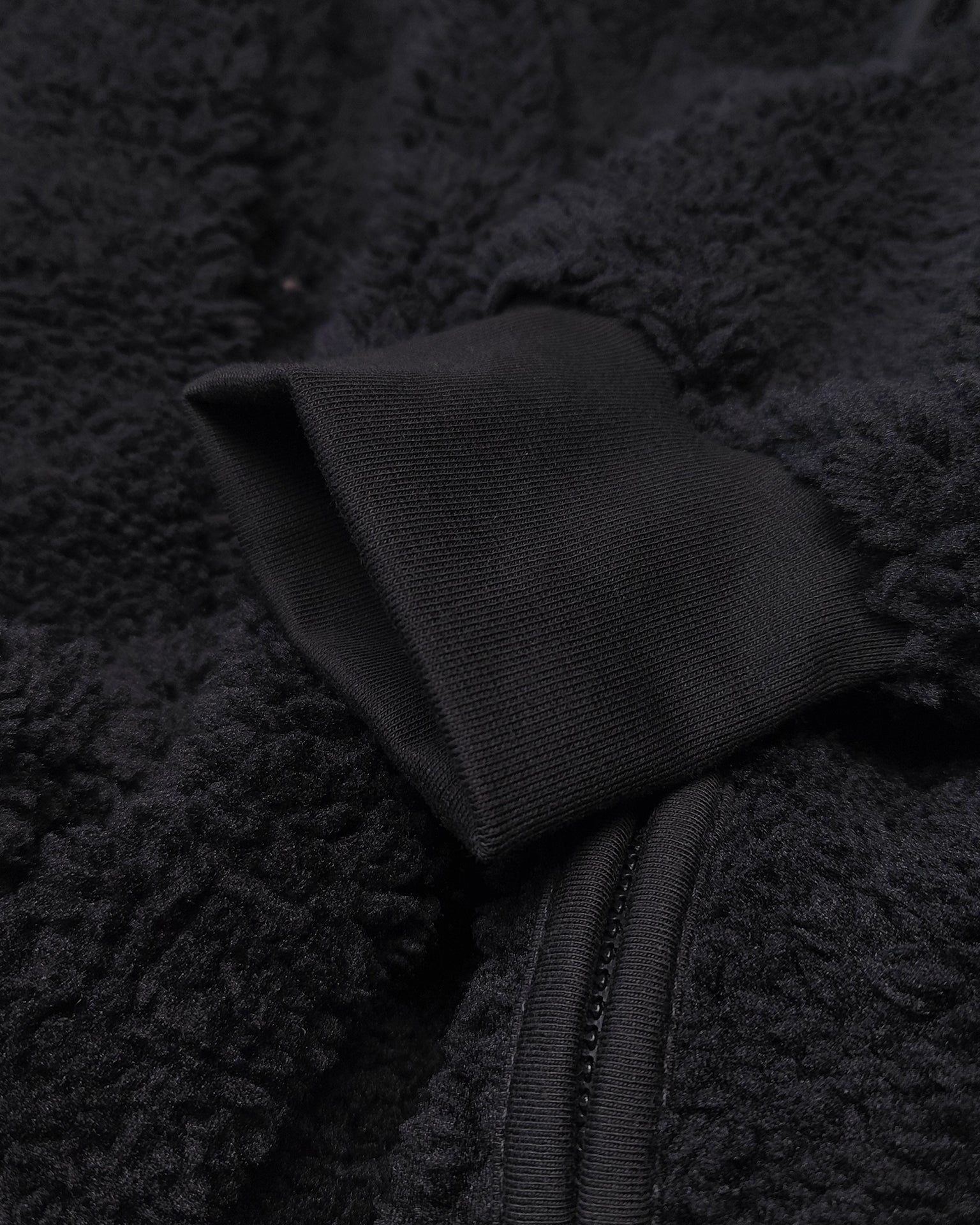 Teddy Jacke | Young Guys Old Rides | Schwarz